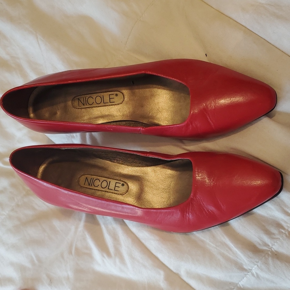 Nicole vintage Womens Red leather classic 2 inch heels Pumps Size 7M - Picture 2 of 16